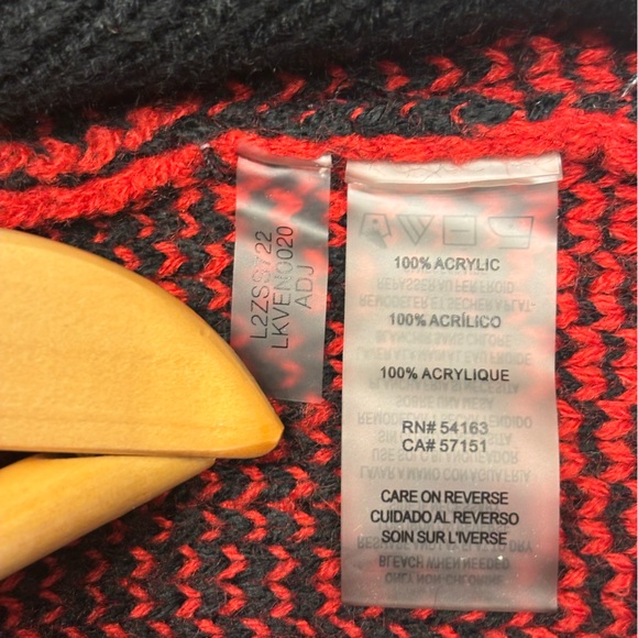 Vintage Karl Lagerfeld Logo Sweater. Size small - Picture 7 of 7